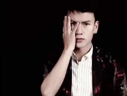 #艺术还是要实力,男神唱的特别好听哥继续加油@旦巴坚参