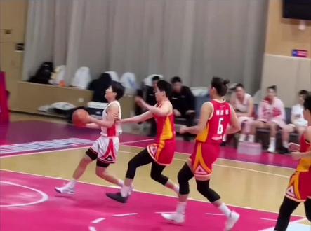 中国女篮官宣国家集训队再增一人!即武汉女篮队长#王佳琦#中国女篮