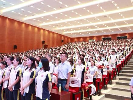 #上热门 #毕业典礼情系十五 启梦远航|2022届高中毕业典礼 #正青春不负芳华 #未来的你一定会感谢现在努力的你