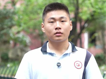 复兴路上的淮南五中(2)面对流言蜚语,他默默为学校和自己正名。记者:汪刚 复审:卞爱华 终审:戴玉苗 #淮南广电天天帮忙 #淮北师范大学 #淮南五中