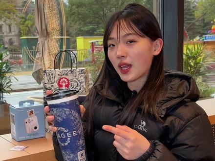 10块钱喝伯牙绝弦!快抢霸王茶姬四店齐开的活动 #霸王茶姬 #霸王茶姬新店开业 #伯牙绝弦 #苹果17 #网红饮品打卡