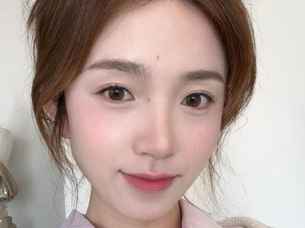 春日粉色日常妆,减龄提气色,方圆脸必学,化妆新手必学。6min妆教,干货满满,觉得实用的姐妹可以点个关,一起变美8️⃣#新手化妆教程 #春日粉彩妆#美妆教程 #一些适合淡人的彩妆#方圆脸妆容