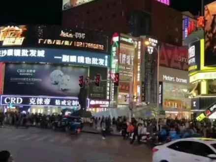 年轻人为什么都开始“反向消费”?#唯品会 #奥莱