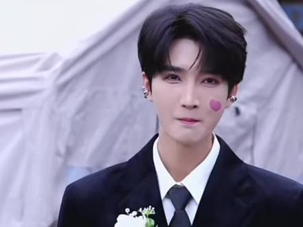 沈园外都被玩坏了😂 #银河系A #银河系以太 @龙浩天男团·银河系A(团队招优)PGY @以太⚡·银河系A #龙浩天男团