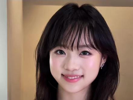 清透日系妆教终于来啦~ 大家久等啦,视频有点长,不想看底妆的部分可以跳过。妆感主要追求自然和光泽的平衡度。
#清透日系妆 #清纯显嫩妆容新手跟练 #跟着美妆博主学化妆 #0基础跟练初恋感甜妹淡妆 #保姆级淡颜系妆容教学