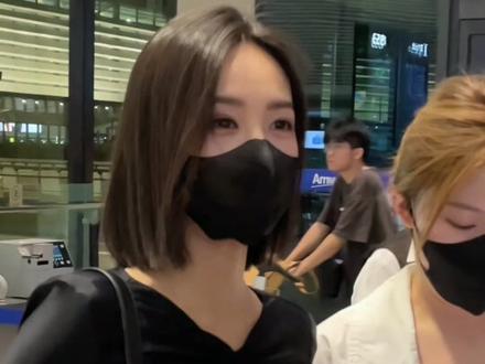 想念一个济南入..妈妈....
#李一桐 #机场 #生图