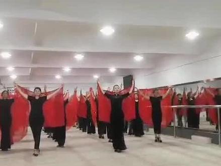 大家催了多次的丝巾秀“五星红旗”更新了,大气磅礴,热血沸腾!祝祖国繁荣昌盛!