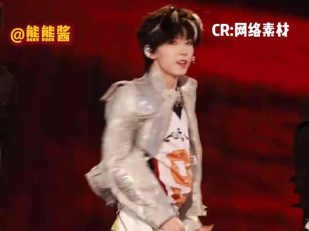 陈浚铭说要去环游全宇宙,于是他绕着杨博文转了一圈#陈浚铭 #杨博文 #杨博文陈浚铭 #举世文铭 #TF家族