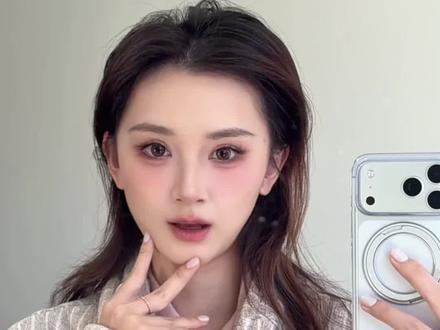 超简单的减龄双马尾扭扭辫! 手残党也可以!
#发型教程 #内容启发搜索 #双马尾 #手残党也能学会的发型 #发量少