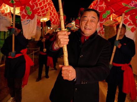 鱼灯游走,似锦鲤衔福而至;火树银花,若星辰洒落人间。这个新年在文友小院,寻回记忆里最温暖的年味。新春佳节恭候各位文友家人们,我们一起共度祥和团圆年。#非遗 #卫食园 #文友小院 #传统文化 #鱼灯