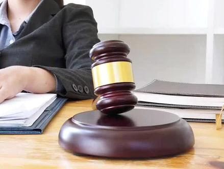 百万网红三太被打案:揭秘原因、经过与法律分析,教你保护自己的权益!
快来看看,遇到类似的暴力事件,你该怎么办?!#打人者必须严惩 #网红背后的故事 #百万网红三太被打 #免费法律援助律师24小时在线咨询 #普法宣传 @