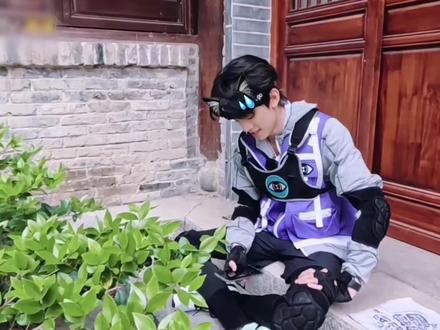 隐形眼镜儿~ 好可怜 但是好可爱哦#左航全员加速中