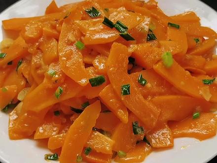 清炒金瓜色泽鲜艳软糯咸甜,金瓜有排毒养颜健脾养胃强身健体功效 #金瓜 #健康美食自己做 #在家做美食 #家常菜 #简单美食