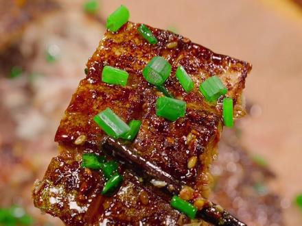 用空气炸锅也能做烤鲳鱼了,肉质鲜嫩,做起来吧~#空气炸锅美食 #空气炸锅 #烧烤料