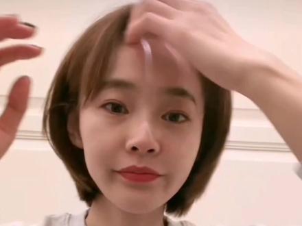 直播片段第二弹,虽然#屈楚萧 没露脸但是屈楚萧无处不在,#张佳宁 全程都可爱死了,#蒋昀霖 声音好有磁性#一闪一闪亮星星 每一个人都好好看