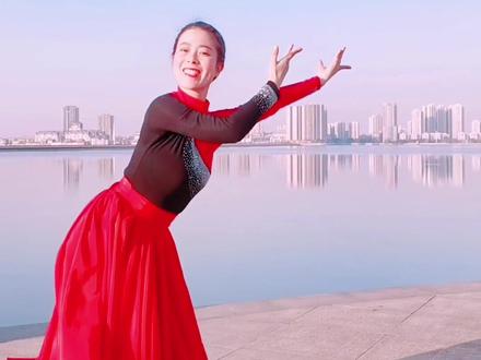 跨年舞抢先看,喜欢的朋友赶紧来围观😄#原创舞蹈 #藏族舞