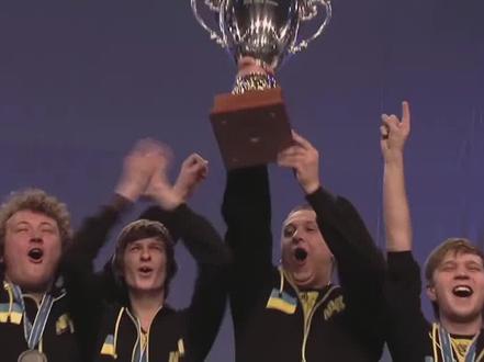 出道即巅峰!NAVI王朝三年15冠! #navi #csgo #fps游戏 #电子竞技 #s1mple