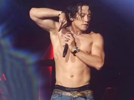 49岁的何润东#腹肌 #何润东 #火火火