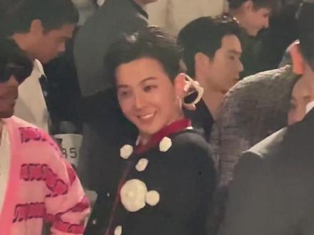 我的老公跟我的男朋友同框啦~~~😍🥰😘#权志龙 #真的超爱这个少年 #王一博 #王一博香奈儿品牌形象大使