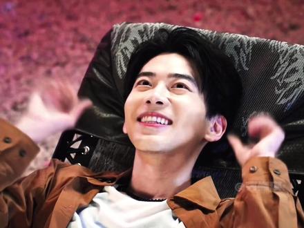 都闪开!
@费启鸣 #费启鸣三赖 #双轨 #爆改