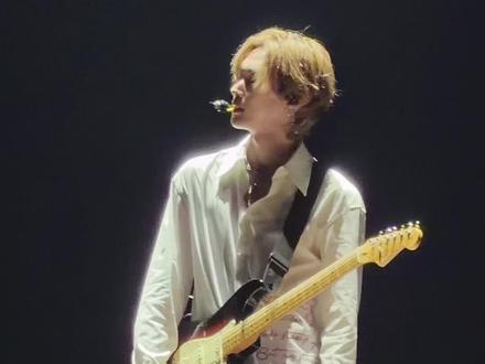 “卧槽朴元彬好马蚤啊”#朴元彬 #riize #wonbin #电吉他