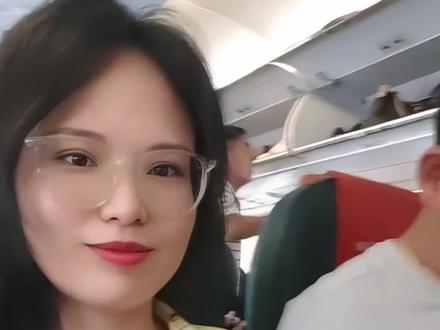 网络人物志第50期丽萍,虽然丽萍不像是吃过早饭的样子,但能看得出来她很适合做互联网#搞笑 #人物故事 #丽萍 #抽象 #黑暗料理