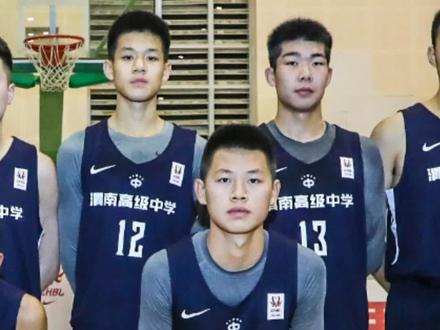 本期纯属玩笑,张同学如有得罪,尽请见谅!#耐高 #篮球