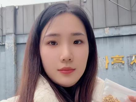 2月1号郑州今天黄金回收1260元/克,应该是很高的价了吧!因为现在大盘价才1095元/克,人家正常回收是大盘价减几块钱利润回收😤我1260收比他们高那么多,对这价格优势在市场上绝对是“王炸”级别
😳确实一般看到黄金回收1260元/克的广告,都会被吸引‼️觉得是捡漏的好机会
😓但我还是要奉劝郑州的朋友们‼️一定不要轻易相信,所谓的高价,🫡天上不会掉馅饼,用心想想,这价比现在1095的大盘价高出这么多,正常的生人
谁会做贴本的买卖😥记任何高于大盘价的回收报价都是陷阱!所以大家千万不要轻信所谓的高价!
🫡只要是高于当日大盘价的‼️都要深思熟虑,三思而后行,我这话虽然不中听,但是绝对是最真诚的忠告提醒郑州朋友们,😶😶😳在黄金回收的时候切勿被时高价蒙蔽了心智,🤥一定要先了解当日国际金价,盲目追求高价存在风险极高!
我在郑州回收黄金,诚信经营理念,绝无任何套路,24小时在线服务,郑州同城免费上门服务!#郑州黄金回收 #黄金回收 #黄金回收价格今天多少一克 #今日黄金回收多少一克 #今日金价回收多少钱一克