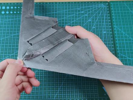 B2轰炸纸飞机要是轰20遇到B2会怎么样 #手工diy #手工制作 #手工 #纸雕 #手工教程 #变废为宝