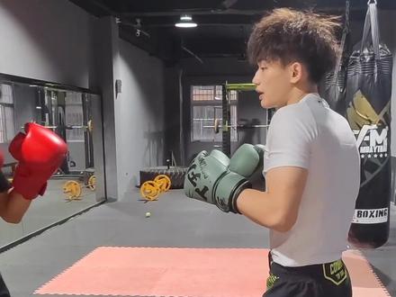 矮个子对付高个子#邓立格斗体系 #踢拳 #泰拳 #自律 #搏击 #减脂 #格斗 #健身 #运动 #增肌