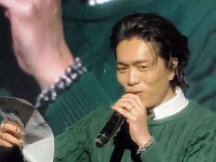 我不行了,复盘巡演笑梗一直追着我吧#徐赢 #巡演 #rapper #vinzt #老人言受益一生