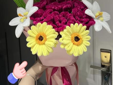 #创作者中心 #创作灵感
美伢同款花花教程
今天来做:菊花和配叶
#春天的浪漫鲜花占一半 #广志美伢 #简单易学