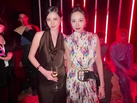 杨幂和泰国小水合照曝光 #杨幂 #女星 #女演员 #娱乐圈 #影视