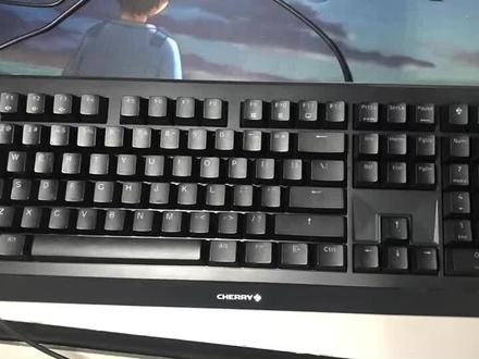 本次组装的是Cherry mx 1.0 108键 黑色无背光板。 第一次发拆装键盘的视频,软件用的不太熟练,还请见谅。
