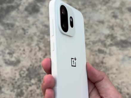 165Hz纯白治愈机,全面上手啦啦啦。#一加15T #海棠玩机 #小屏手机