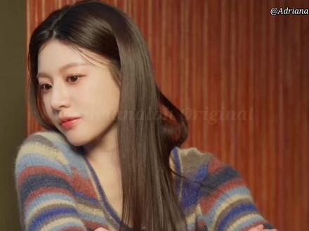 仙品!养眼!《爱情怎么翻译》高允真穿搭解析~ 最近你们有看这部Netflix推出的新剧《爱情怎么翻译》吗!可太养眼噜!!
女主高允真以n套美丽造型为大家带来冬日氛围感穿搭的灵感,干货满满记得码住~
大家觉得欧尼的穿搭怎么样?对这部剧又有什么感觉?欢迎来聊聊✨✨
#hello时尚季 #抖音风格实验室 #爱情怎么翻译 #高允真 #金宣虎