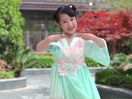 #咏柳#古诗#古诗手势舞#古诗古韵 @抖音小助手 @抖音青少年