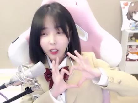 粥粥比月亮更好看哦#小米粥ovo