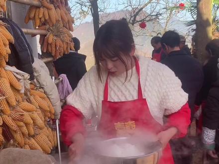 回村帮忙你混到什么位置了?我还是千年不变添饭一把手。#记录真实生活 #农村生活 #日常vlog #农村酒席 @DOU+小助手 @DOU+上热门