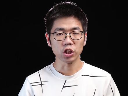 你知道这种纯黑背景口播是怎么布置的么?30秒教会你纯黑背景如何布光!#黑背景拍摄#口播视频#布光教程#补光灯