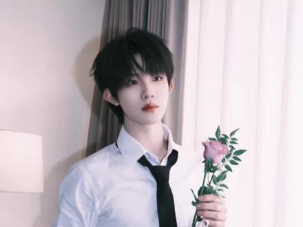 “只要我们在一起 就是最伟大的礼物”#苏新皓#登陆少年#爱豆#双向奔赴#时代峰峻