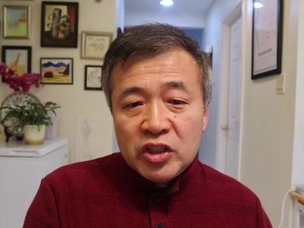 闲聊教育10集:教育孩子前,请先教育好自己 一个最朴实却最易被忽视的道理:孩子所有问题的根源,往往不在孩子,而在父母。
我们都懂“上梁不正下梁歪”,但在实际中,却总把全部力气花在“修理”孩子上。这就像一名士兵,在国民党麾下贪生怕死,被俘教育后却能英勇冲锋——问题出在“将”身上,而非“兵”。
为什么说父母才是核心? 因为孩子的心智模式、行为程序,在12岁前,尤其是6岁前就已基本成型。而这段最关键时期的“首席程序员”,就是父母。你的三观、情绪、处事方式,都在无声中编写着孩子的初始代码。
言传身教,比你想象的更彻底:
你若短视,总追求即时满足,却对孩子大谈“长远规划”,他更可能学会的,是你的行为模式。
你若习惯回避责任、爱找借口,孩子也很难成长为有担当的人。
你对待他的方式(是溺爱、忽视还是尊重),直接塑造了他的性格内核。
所以,当孩子出现问题时,第一个要审视的,是我们自己。 别急着寻找“改造孩子的九阳真经”。真正的教育,始于父母的自我觉察与成长。端正自己的态度,理清自己的“程序漏洞”,才是解决孩子问题的根本起点。
教育的因果链条很清晰:父母的状态 → 养育方式 → 孩子的性格心智 → 行为模式 → 人生结果。 想改变果,必须回到因。
从今天起,把关注点从“如何教育孩子”转向“如何成为更好的父母”。因为,你希望孩子成为什么样的人,你自己先要往那个方向努力。
你认同“父母才是教育的根源”这个观点吗?在自我成长的过程中,你遇到过哪些挑战?#育儿课堂 #教育 #以身作则言传身教 #纽约金冰 #人生悟道