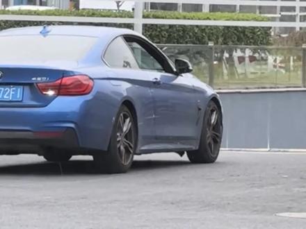 最尴尬的汽车事故莫过于断轴了