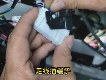 来大活儿了!格瑞维亚低配升高配走起!中排高配座椅带通风加热电动腿托
主驾电动座椅带记忆带4向腰托副驾电动座椅带老板键前排座椅通风加热水离子pm2.5彩虹条双层夹胶玻璃电动折叠后视镜内自动防眩目后视镜自动雨刷镀铬内饰拉手bsm盲点监测数字360电动尾门a柱饰板带jbl喇叭大灯关闭开关后视镜加热#格瑞维亚升级
