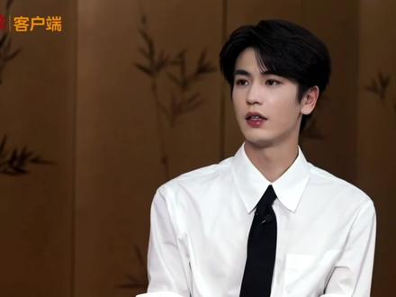 有一句话这么说,始于颜值终于人品#人民日报#张凌赫#张凌赫正能量