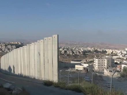 以色列有限开放拉法口岸,安全考量与人道需求并存#以色列 #拉法口岸 #中东局势 #国际新闻 #热点新闻事件