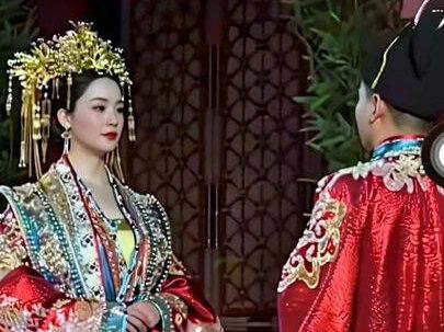 八分钟全景溯源|亲历一场典雅明制婚礼 一场喜事,双重身份
兼顾全场统筹打理,执掌传统婚礼礼仪
热闹接亲、庄重行礼,每一幕都意义非凡
完整记录从迎亲到落幕的全部过程
承袭中式婚嫁底蕴,见证世间美好姻缘
#明制婚礼 #中式婚礼全程 #婚礼管家 #婚礼主持 #芮城婚礼