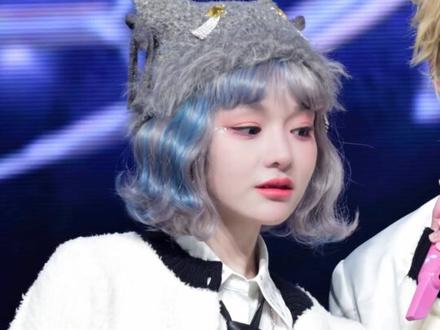 黄霄雲的演唱会有多卷? 伴舞是 声名远扬 危晋宇 太专业了 #黄霄雲 #危晋宇 #黄霄雲演唱会 卧虎藏龙的成员太强了