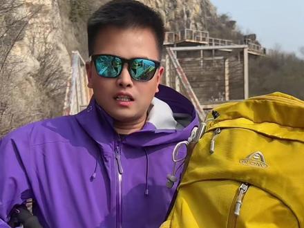 登山杖如何外挂登山包? 折叠款和伸缩款的一条视频给大家讲清楚,你学废了吗?#户外装备 #登山杖