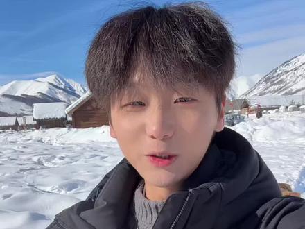 大家不要笑我们小徐呀了 四级考了四次才过 六级考六次就过了@小徐呀!(o^^o) #大学生 #四六级成绩 #好朋友